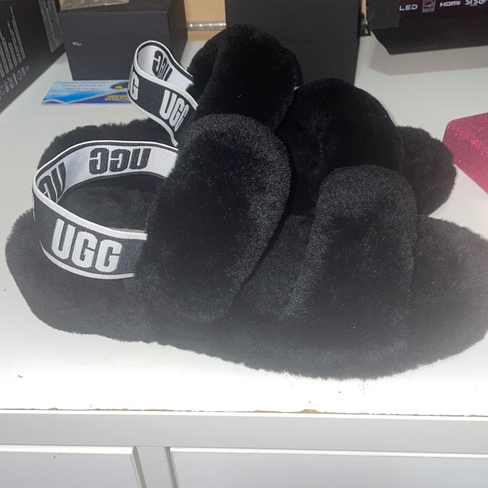 Uggs fluffy slides slippers size 9